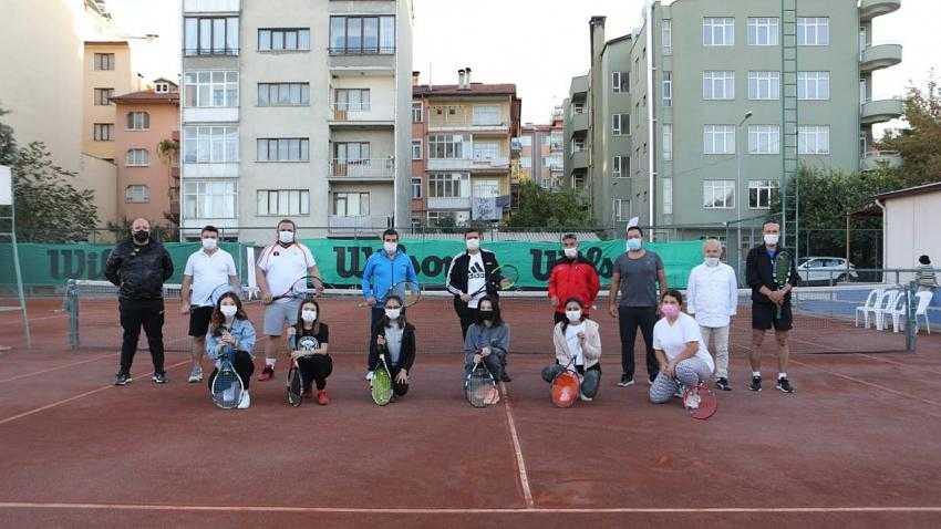 Burdur’da 29 Ekim Cumhuriyet Bayramı Tenis Turnuvası