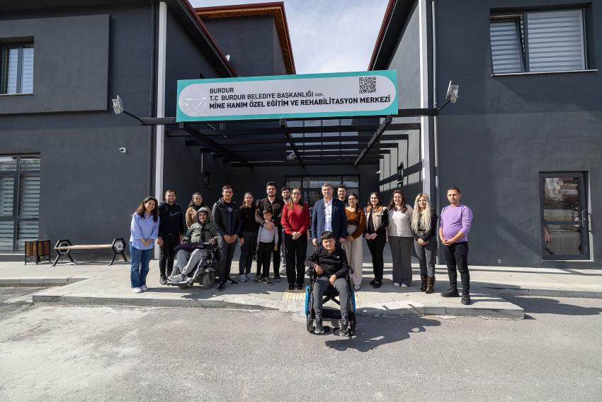 DMD Hastası Ali’ye Akülü Sandalye Desteği