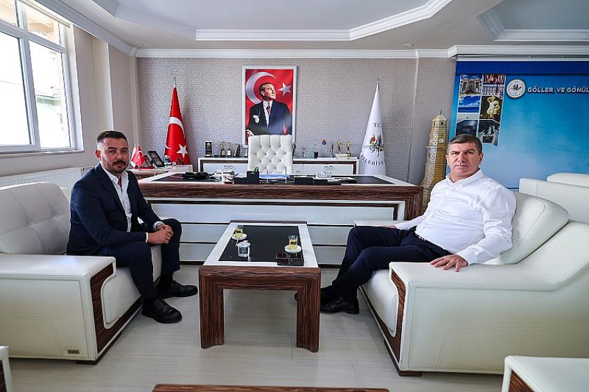 Emek Mahallesi Muhtarından Başkan Ercengiz’e Ziyaret