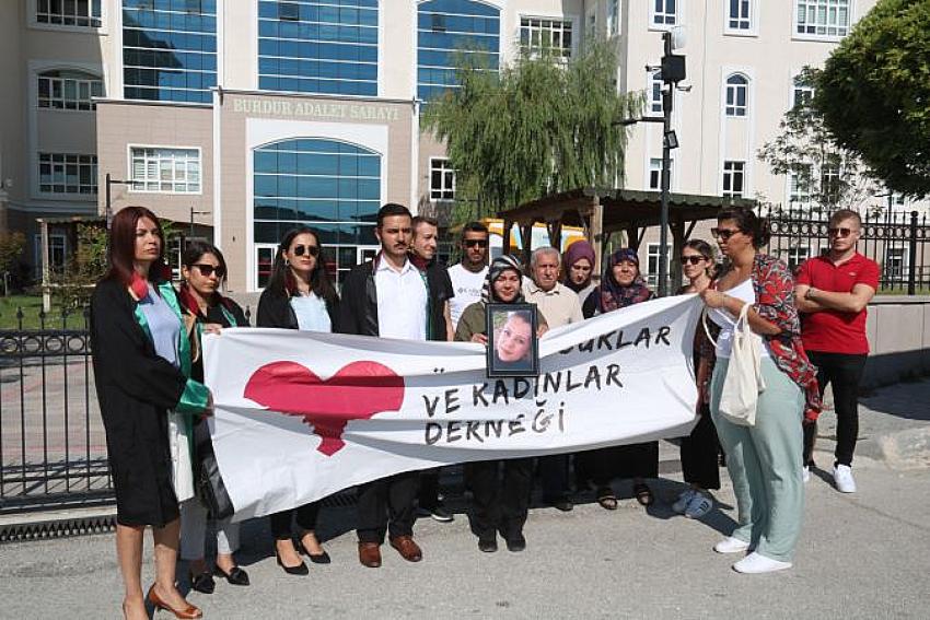 BURDUR’DA EŞİ NURCAN SEÇER’İ ÖLDÜREN TUTUKLU SERHAN SEÇER: “YAŞAMAK İSTEMİYORUM