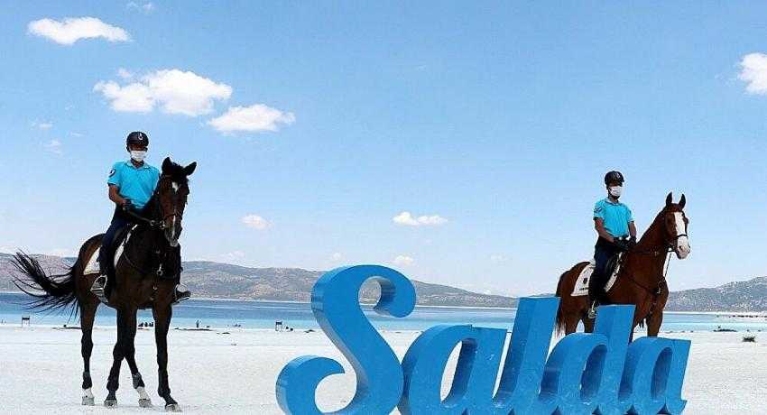Salda Gölü, atlı jandarmaya emanet