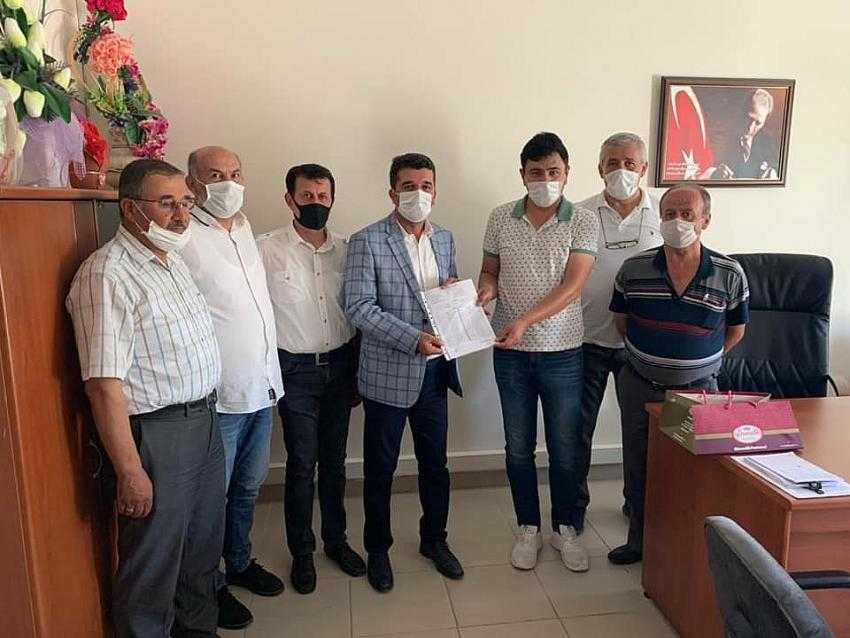İYİ PARTİ BURDUR İL BAŞKANI FARUK ERKAN MAZBATASINI ALDI