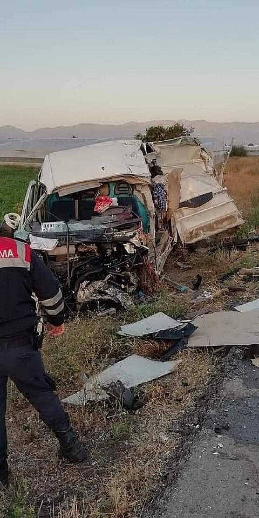 Gölhisar'da Feci Kaza 1 ölü 2 Yaralı