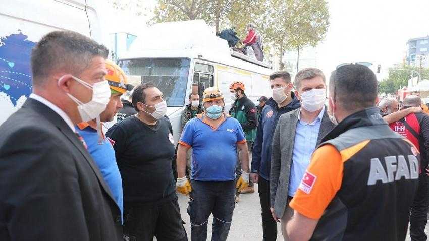 Başkan Ercengiz, İzmir deprem bölgesinde ( Hepimiz İzmir’in yanındayız)