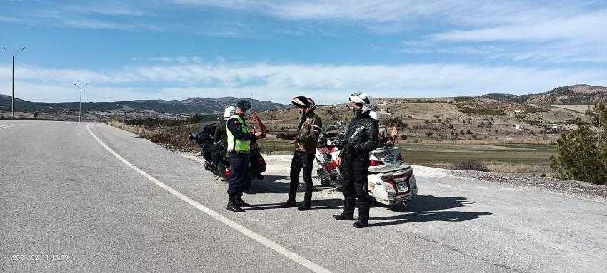 JANDARMA EKİPLERİNDEN TRAFİK UYGULAMASI