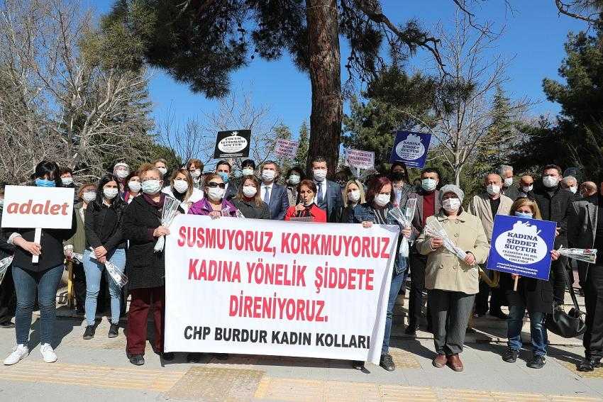 CHP Kadın Kollarından Cumhuriyet Meydanında basın açıklaması