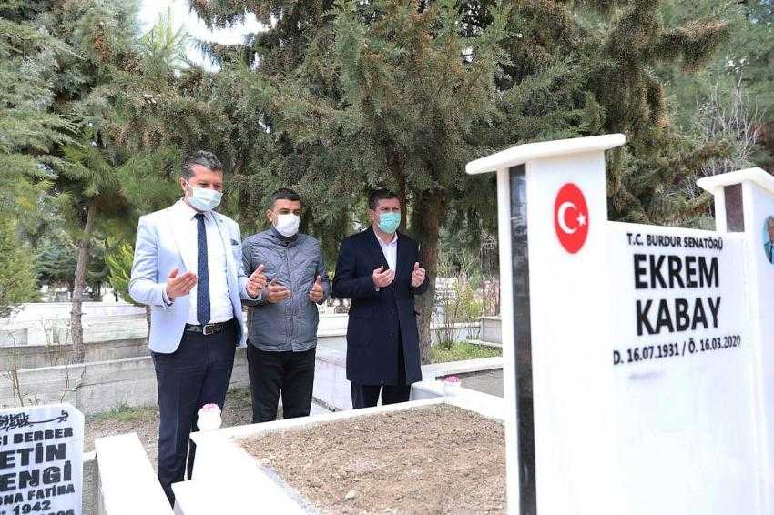Son Senatör Ekrem Kabay Burdur'da Mezarı Başında Anıldı