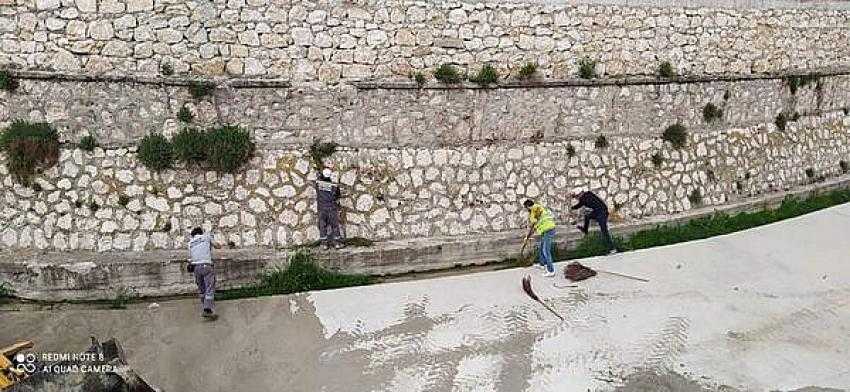 Burdur'da Çay Boyu Ekipler Tarafından Temizlendi