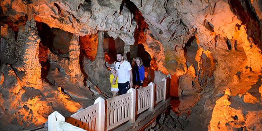 Türkiye’nin İlk Turistik Mağarası İnsuyu Merak Konusu Oldu
