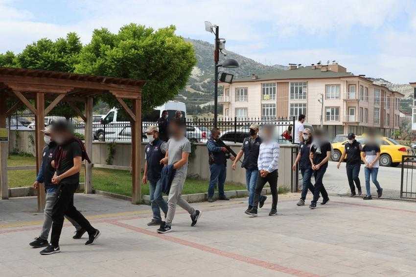 Burdur'da FETÖ/PDY'de 6 kişi tutuklandı