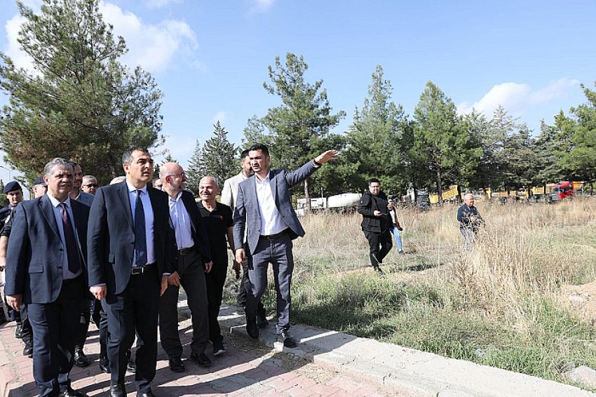 Vali Türker Öksüz, Bucak'ta ziyaretlerde!