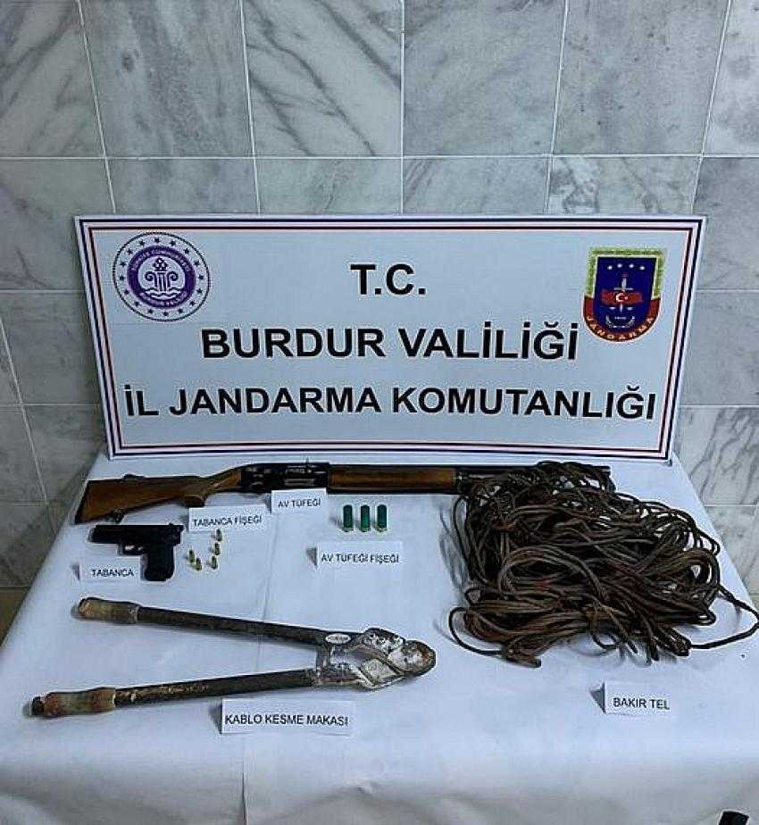 JANDARMA EKİPLERİ KABLO HIRSIZINI YAKALADILAR, 1 ŞAHIS TUTUKLANDI