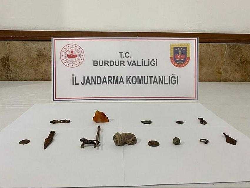 JANDARMA EKİPLERİ, TARİHİ ESER KAÇAKÇILARINA GÖZ AÇTIRMIYOR