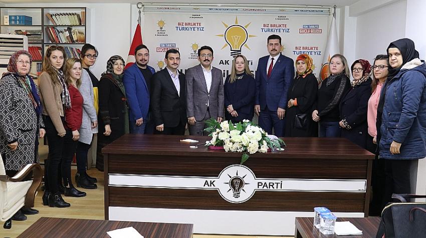 Ak Parti Kadın Kollarında Serpil Ekinci görevi bırakıyor