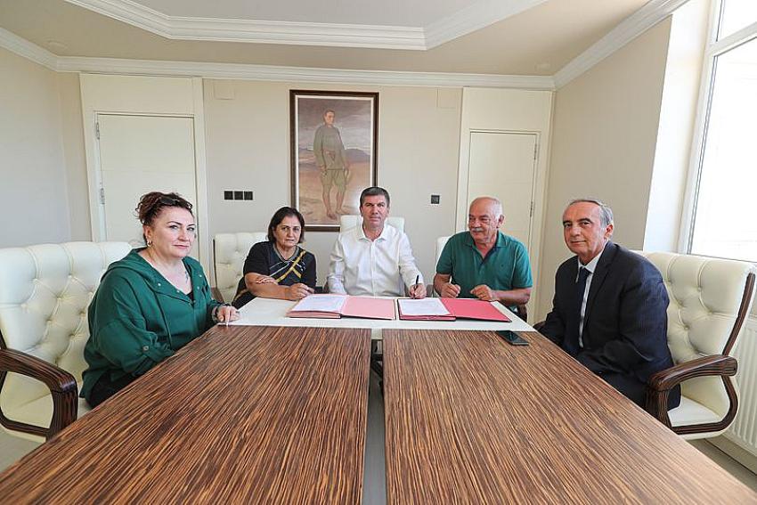 İmzalar kız öğrenciler için atıldı