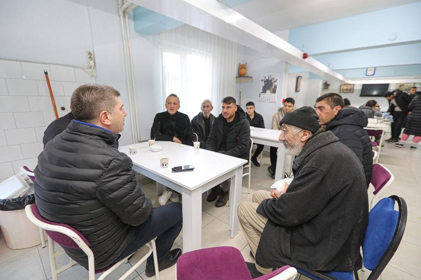 BURDUR BELEDİYESİ, MALATYA’DAN GETİRİLEN DEPREMZEDELERE KAPISINI AÇTI