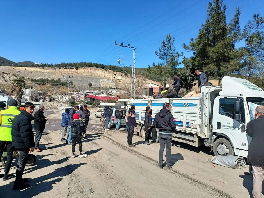 Bucak Ziraat Odasının yem yardımları deprem bölgesine ulaştı