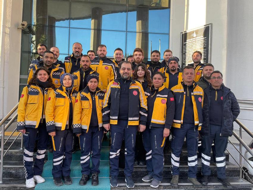 Burdur’da sağlık ekipleri deprem bölgesine gönderildi