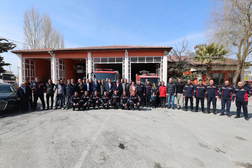 Belediye-İş Sendikası’ndan deprem bölgesinden dönen personellere moral yemeği