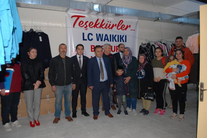 Burdur’da depremzedeler ve ihtiyaç sahipleri için sosyal market açıldı