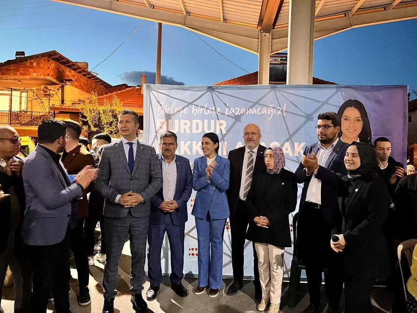 MİLLETVEKİLİ ADAYI HÜLYA GÜMÜŞ, ATA TOPRAĞINDA GÜLLERLE KARŞILANDI