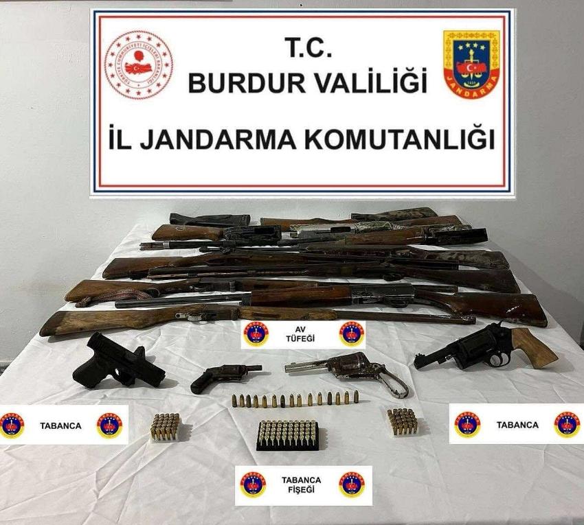 JANDARMA EKİPLERİNDEN KAÇAKÇILIK VE ORGANİZE SUÇLARLA MÜCADELE FAALİYETLERİ