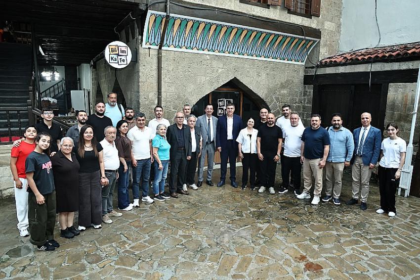 AKDENİZLİ GAZETECİLERDEN BURDUR VE MAKÜ’YE TAM NOT