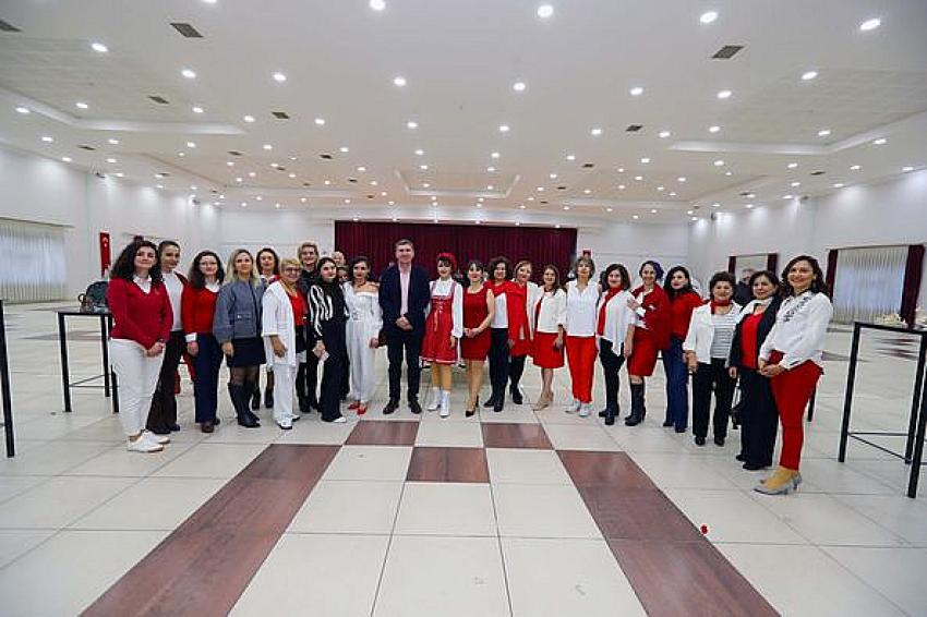 Seramik kursiyerlerinin eserleri görücüye çıktı