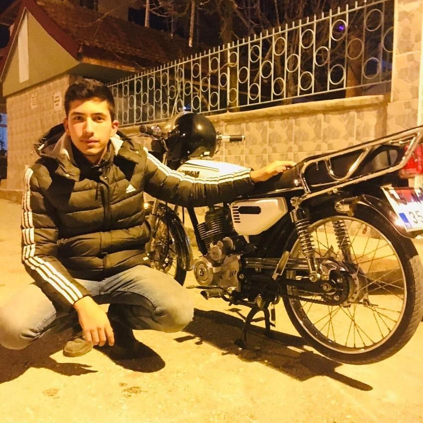 MOTOSİKLET KAZASINDA YARALANAN GENÇTEN ACI HABER. YAŞAMINI YİTİRDİ