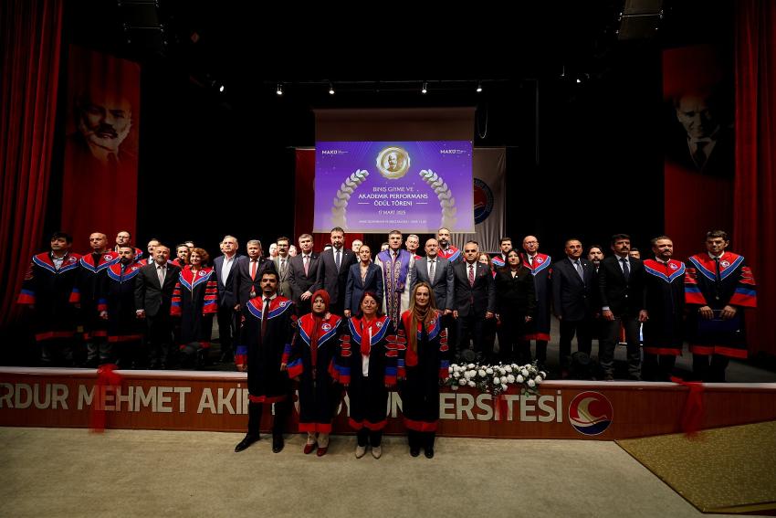 MAKÜ 19 Yaşında: Akademik Başarılar Sahneye Taşındı!