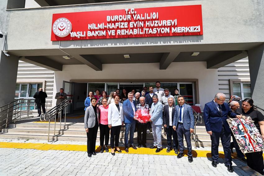Başkan Ercengiz, Hilmi-Hafize Evin Huzurevi Yaşlı Bakım ve rehabilitasyon Merkezini ziyaret etti