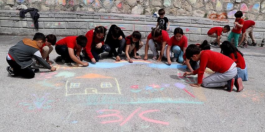 Burdur’da Eğitim, Sanatla Sokakta Buluştu