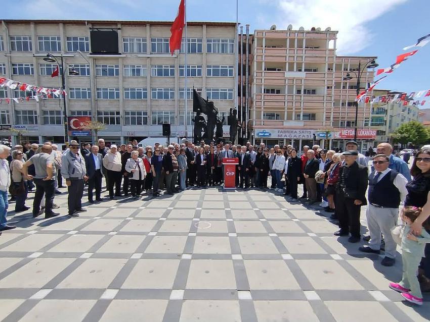 CHP Burdur İl Örgütü, Özgür Özel’e yapılan fiziki saldırıyı kınadı