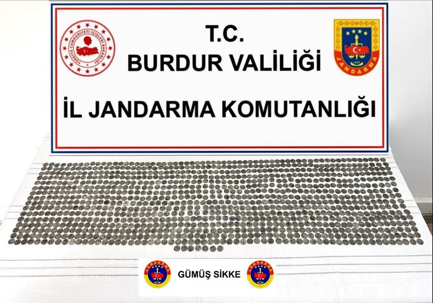 JANDARMA EKİPLERİNDEN KAÇAKÇILIK VE ORGANİZE SUÇLARLA MÜCADELE FAALİYETLERİ