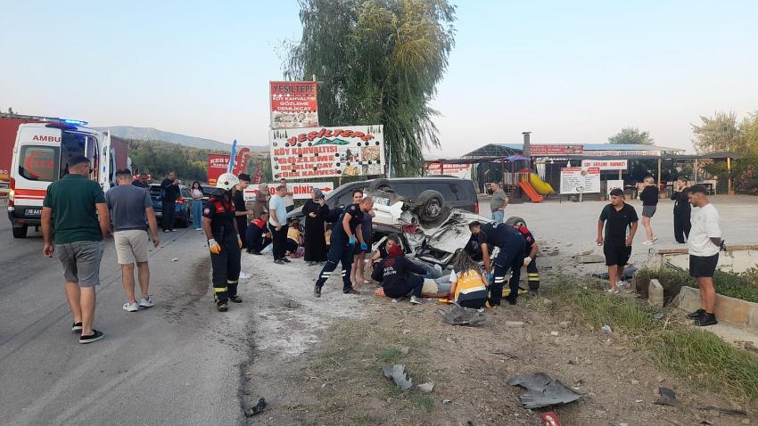 Burdur'da Feci Kaza! 6 Kişi Yaralandı
