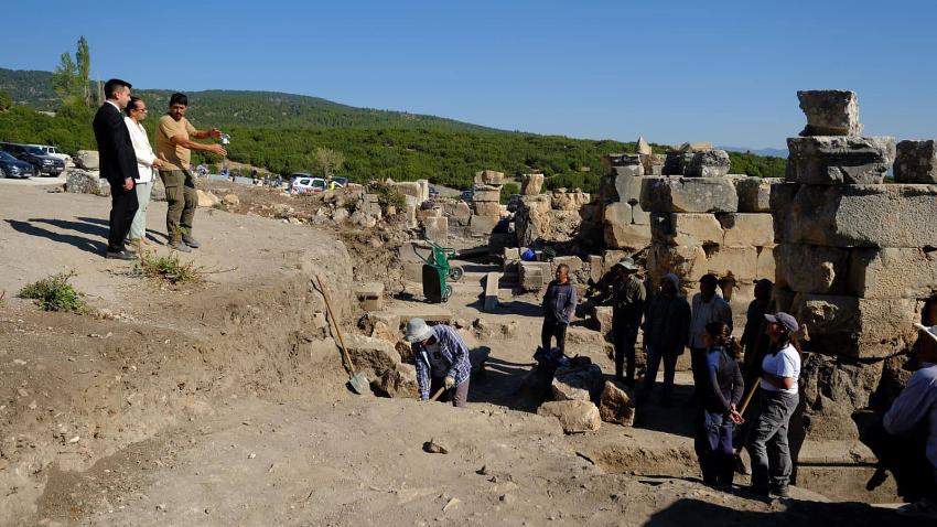 Vali Bilgihan Kibyra Antik Kenti’nde İncelemelerde Bulundu