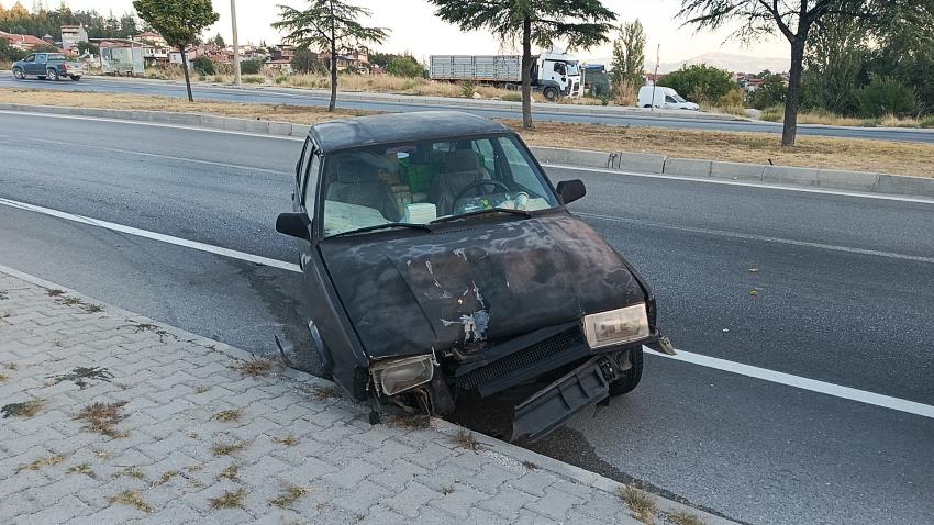 Burdur’da Kaza Yapan Sürücü Otomobilini Bırakıp Kaçtı