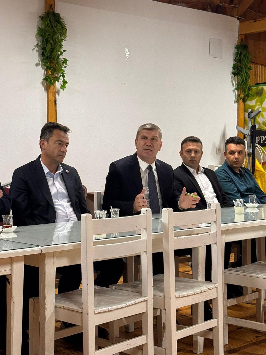 Burdur’da ‘Aydınlanma Söyleşileri’ Başladı: İlk Konu Demokrasi
