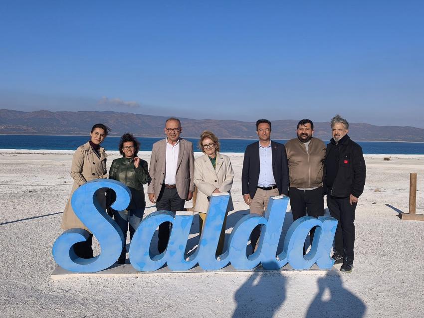 Başkanlardan Yeşilova’ya Dostluk Ziyareti: Salda Gölü’nde Keyifli Buluşma