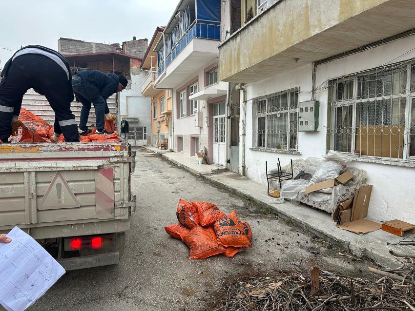Burdur Belediyesi’nden Soğuk Günlerde Yakacak Desteği