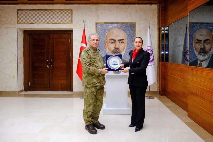 Burdur’da Dikkat Çeken Görüşme: Kara Kuvvetleri Komutanı Valilikte