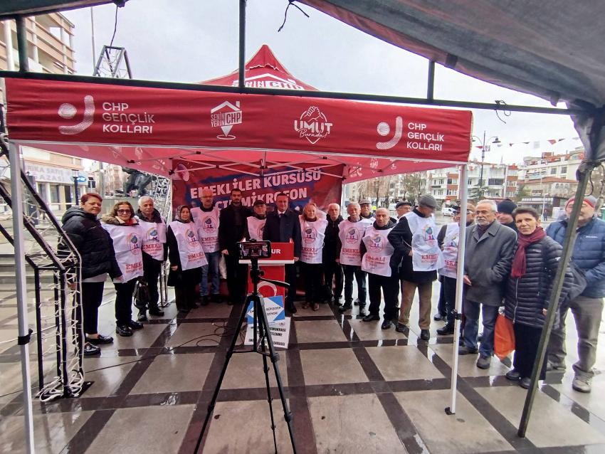 Burdur’da Emekliler Kürsüde: “Geçinemiyoruz, Duyun Artık!”