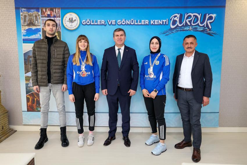 Burdur’un Gururu Taekwondocular, Başkan Ercengiz’i Ziyaret Etti!