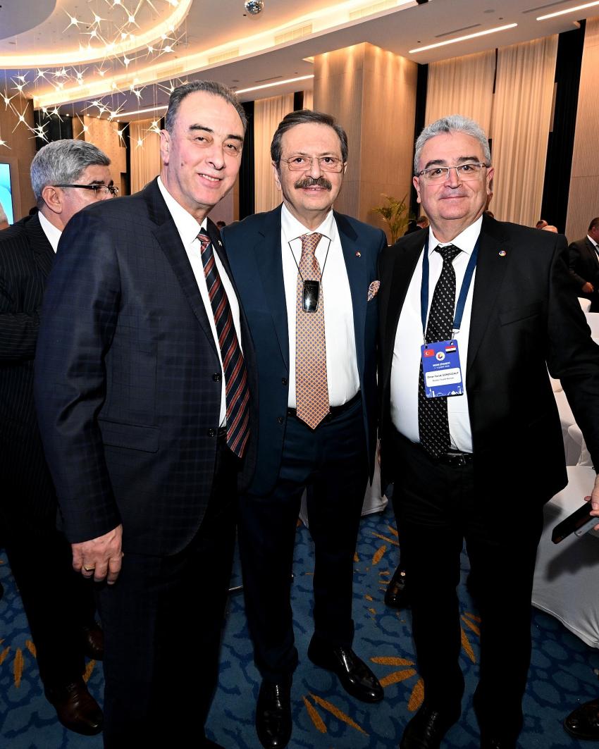 Burdur Heyeti, Cumhurbaşkanı Erdoğan ile Kahire’de: Türkiye–Mısır İş Forumu Tamamlandı