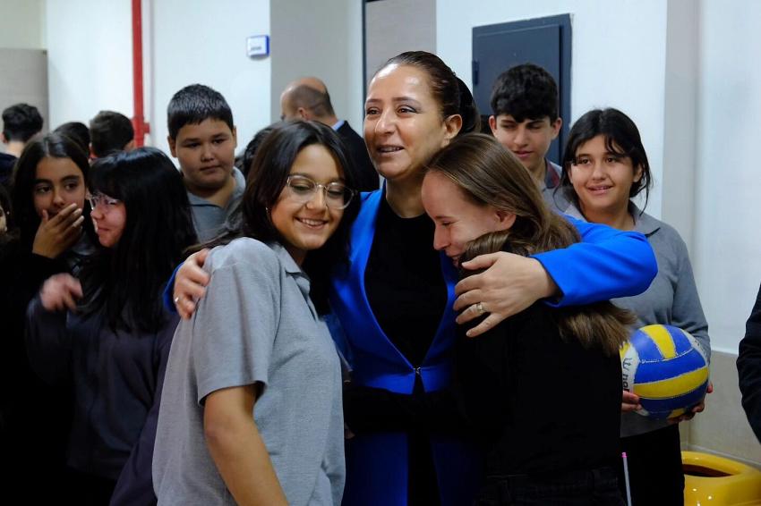 Vali Bilgihan’dan Okul Ziyareti: Öğrencilerle Samimi Buluşma