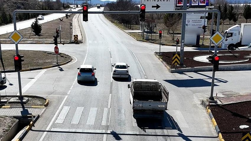 EMNİYET EKİPLERİNDEN DRONE’LU TRAFİK DENETİMİ