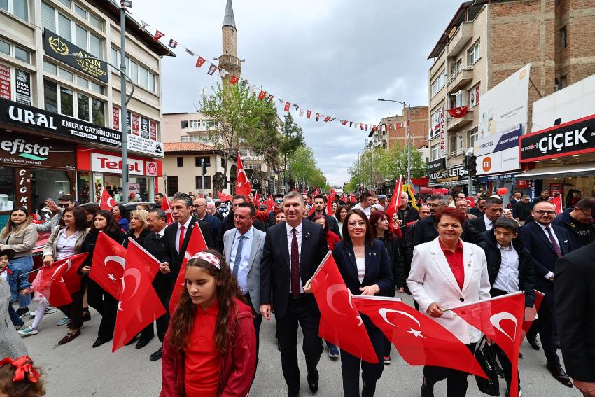 Burdur’da 23 Nisan Coşkusu Kortejle Zirveye Taştı