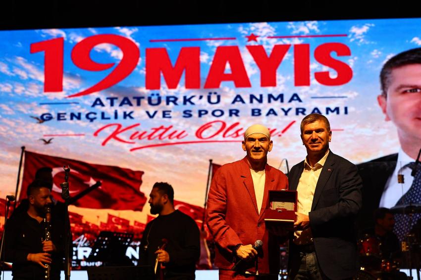 Altay, Şarkılarıyla Burdurluları Coşturdu!