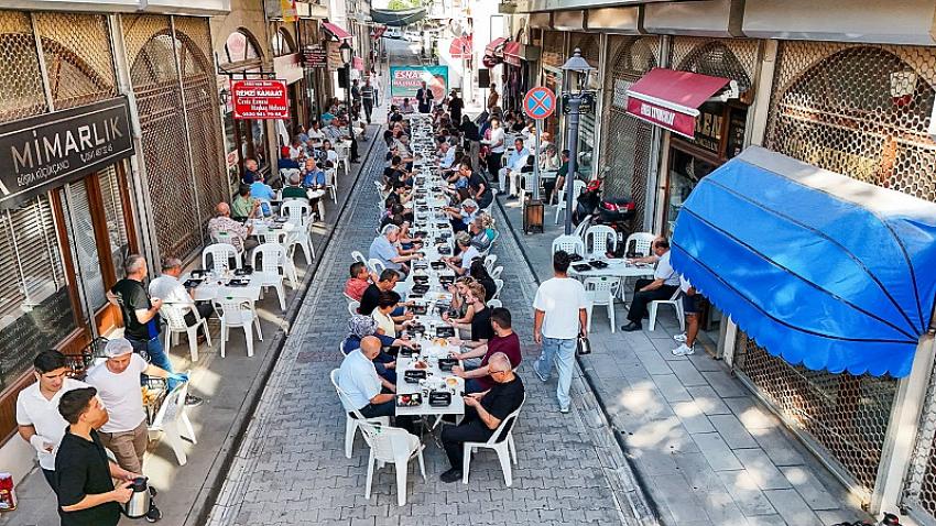 Başkan Ercengiz, Uzun Çarşı esnafıyla kahvaltıda buluştu