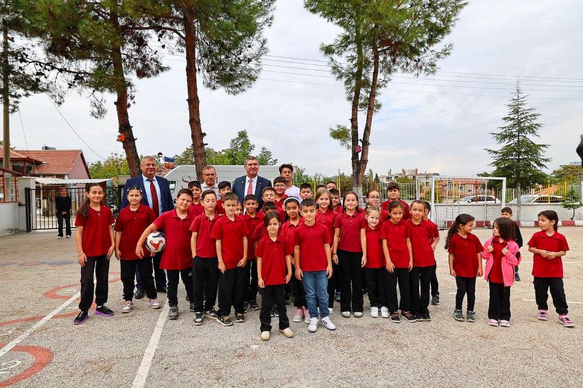 Burdur Belediyesinden Eğitime Destek: 1150 Öğrenciye Kırtasiye Seti